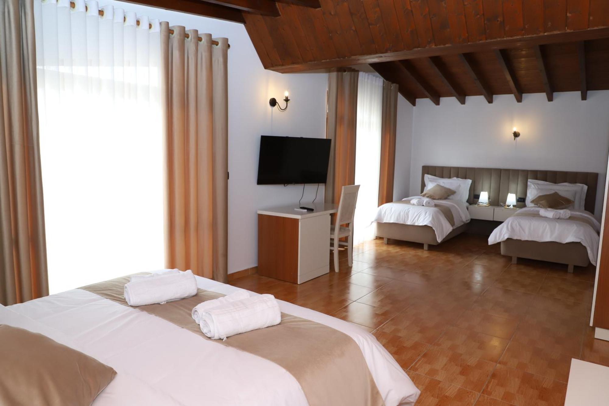 Vila Malasi Berat Exterior foto
