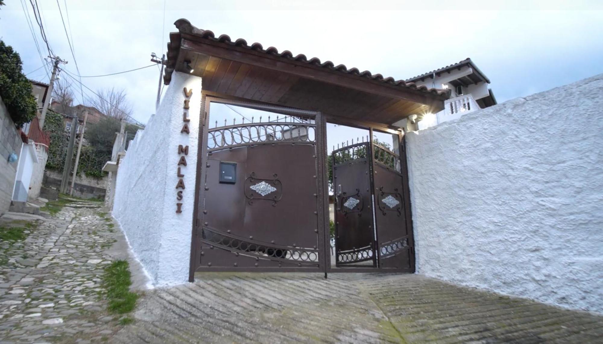 Vila Malasi Berat Exterior foto